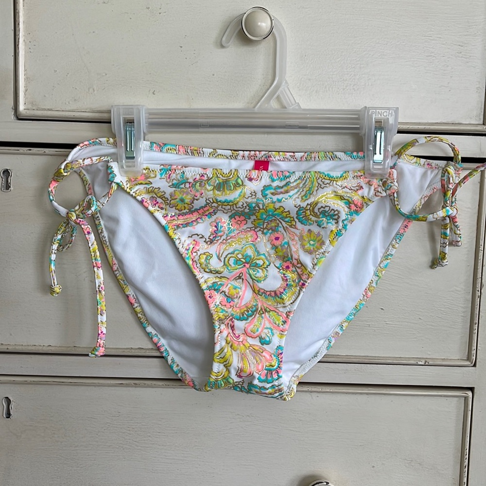 Victoria’s Secret Bikini Bottoms M